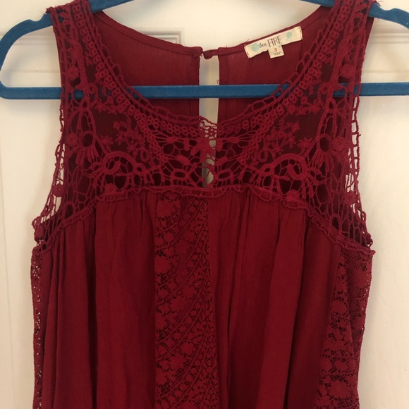 Lace dress - Picture 1 of 2